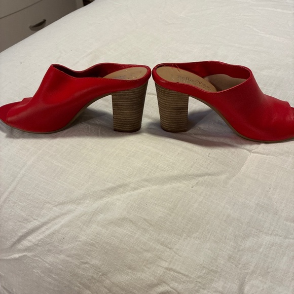 Shoes - Picture 3 of 6